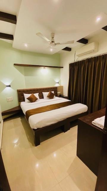 Hotel Plaza Heights Mangalore Esterno foto